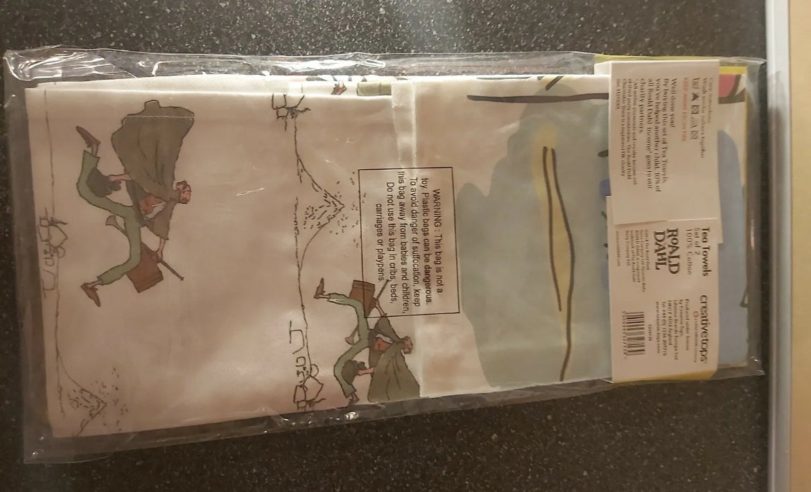 Set Of 2 Roald Dahl BFG Large Kitchen Tea Towels 100% Cotton Gift Present Idea